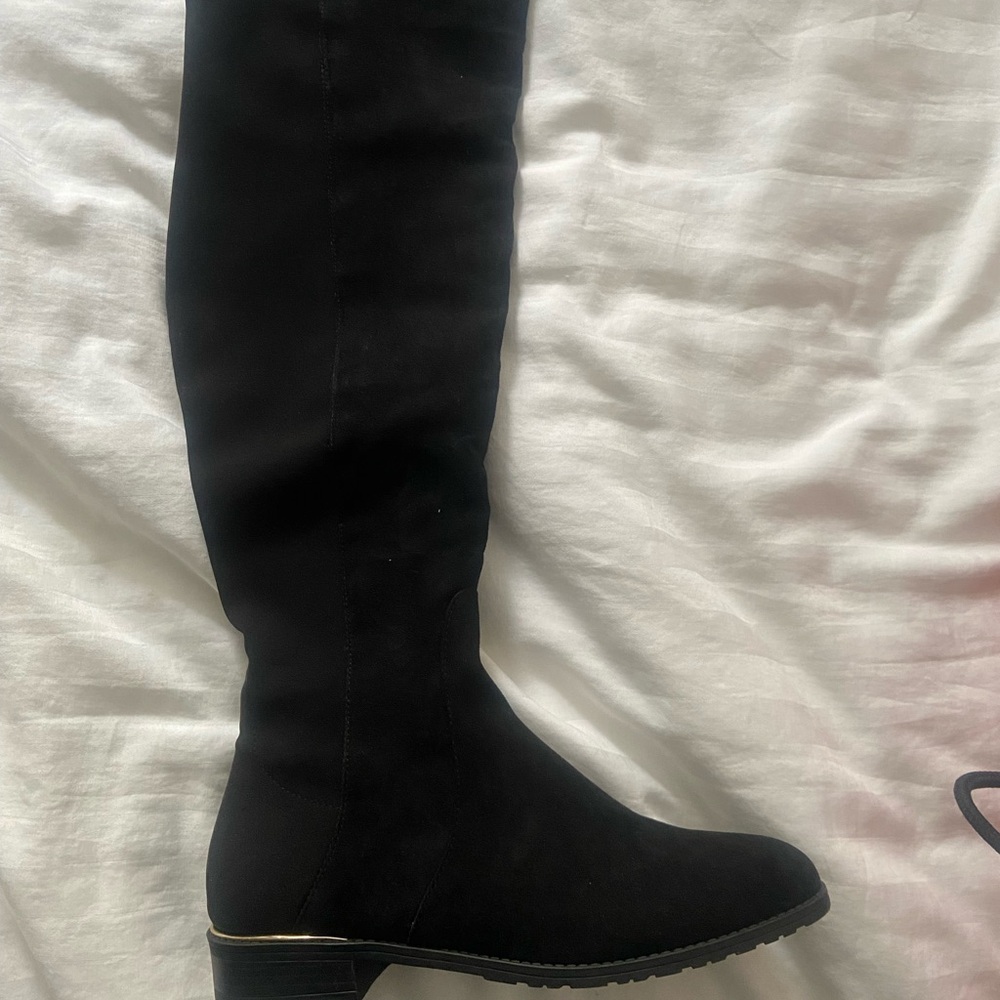 Guess knee high boots 7.5
